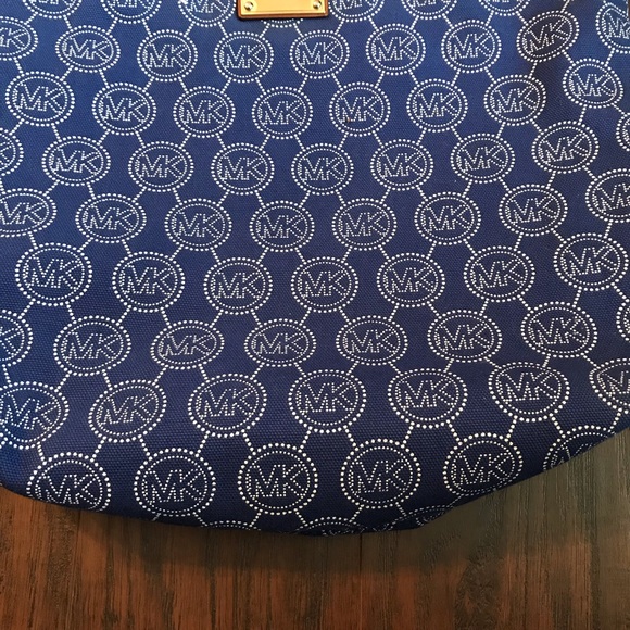 Michael Kors Blue & White Canvas Tote - Picture 4 of 8